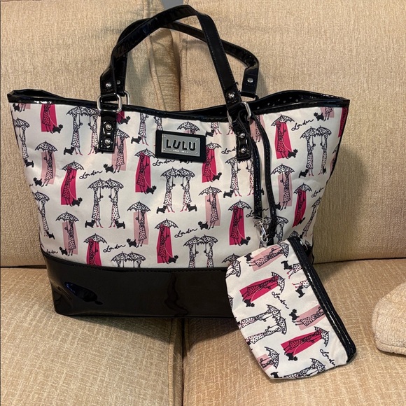 lululemon athletica Handbags - lululemon athletica Graphic Tote Bag with Pouch